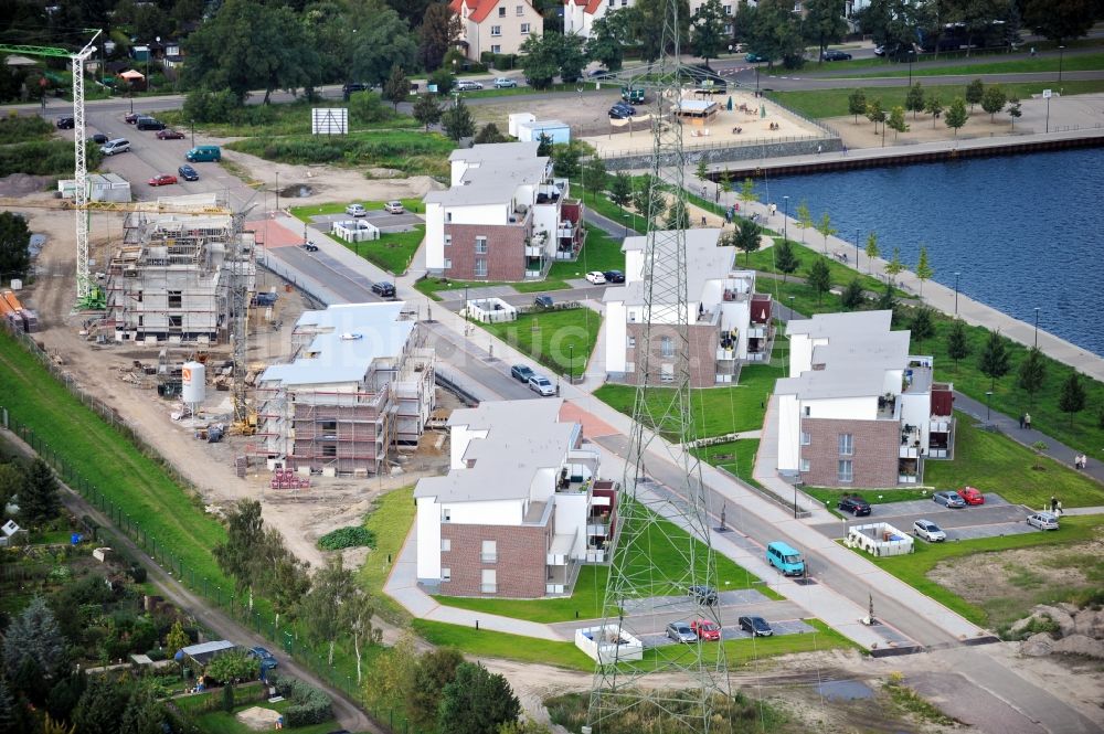 Bitterfeld aus der Vogelperspektive: Baustelle am Leineufer des Goitzschesee bzw. Bernsteinsee in Bitterfeld in Sachsen-Anhalt