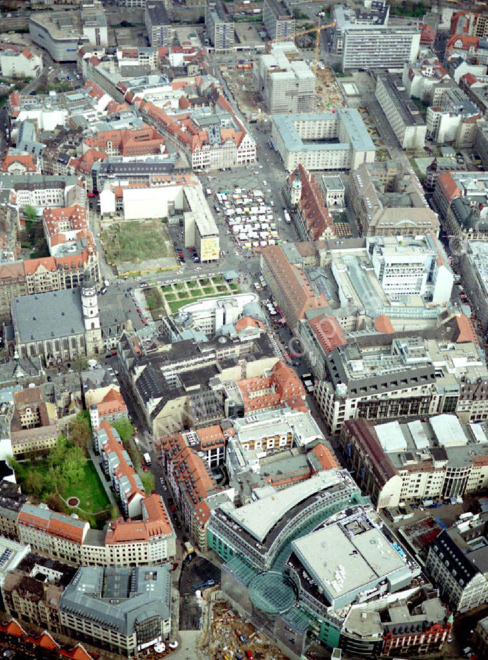 Leipzig / Sachsen von oben - Baustelle am Leipziger Marktplatz mit dem neuen Einkaufszentrum Petersbogen