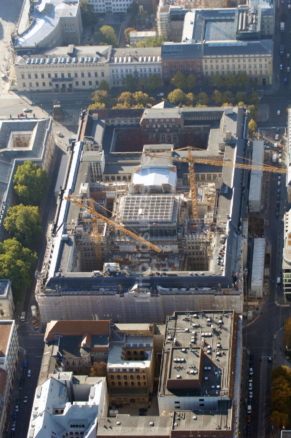 Berlin Mitte von oben - Baustelle Lesesaal der Staatsbibliothek Unter den Linden Berlin