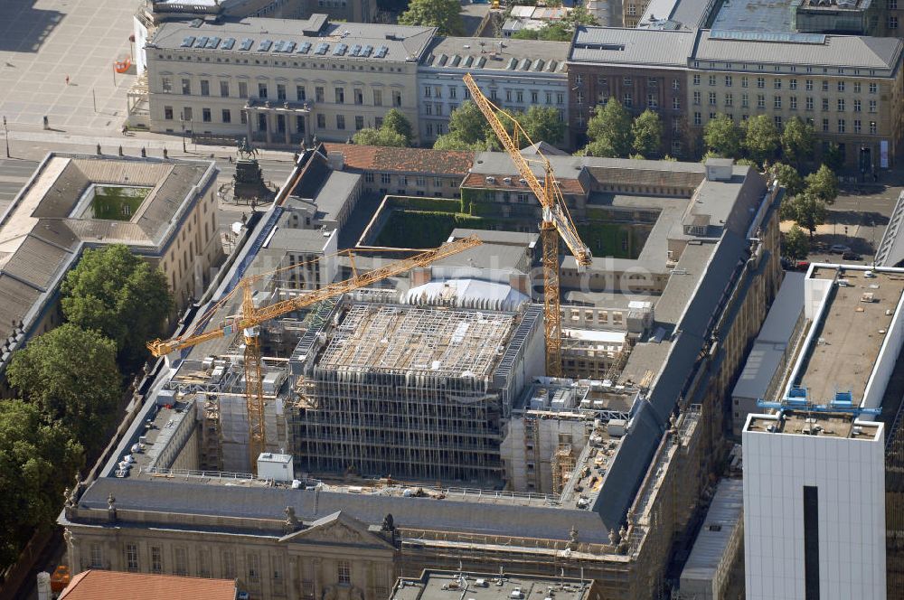 Luftbild Berlin - Baustelle des Lesesaals der Staatsbibliothek Unter den Linden in Berlin