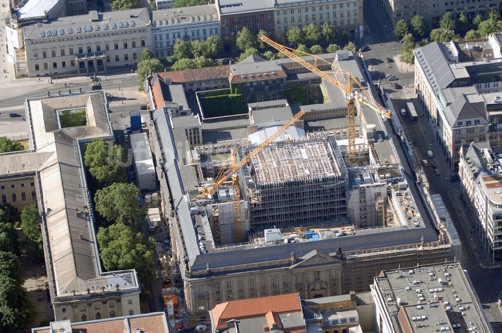 Berlin von oben - Baustelle des Lesesaals der Staatsbibliothek Unter den Linden in Berlin