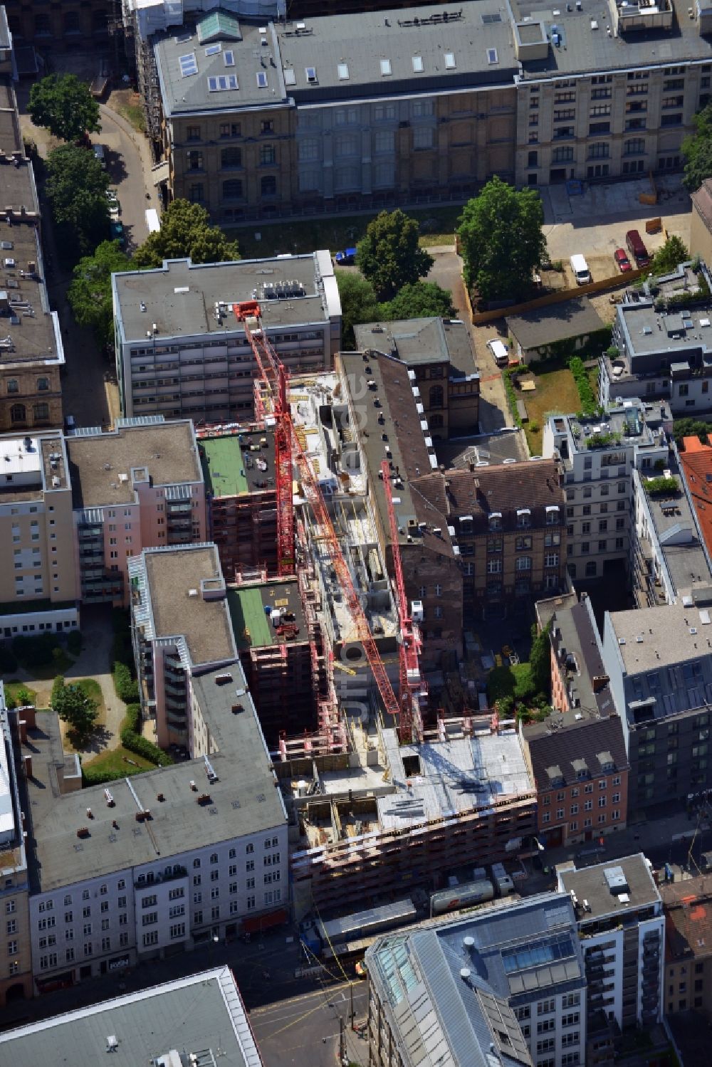 Luftbild Berlin - Baustelle Living108 in der Chausseestraße im Stadtbezirk Mitte von Berlin