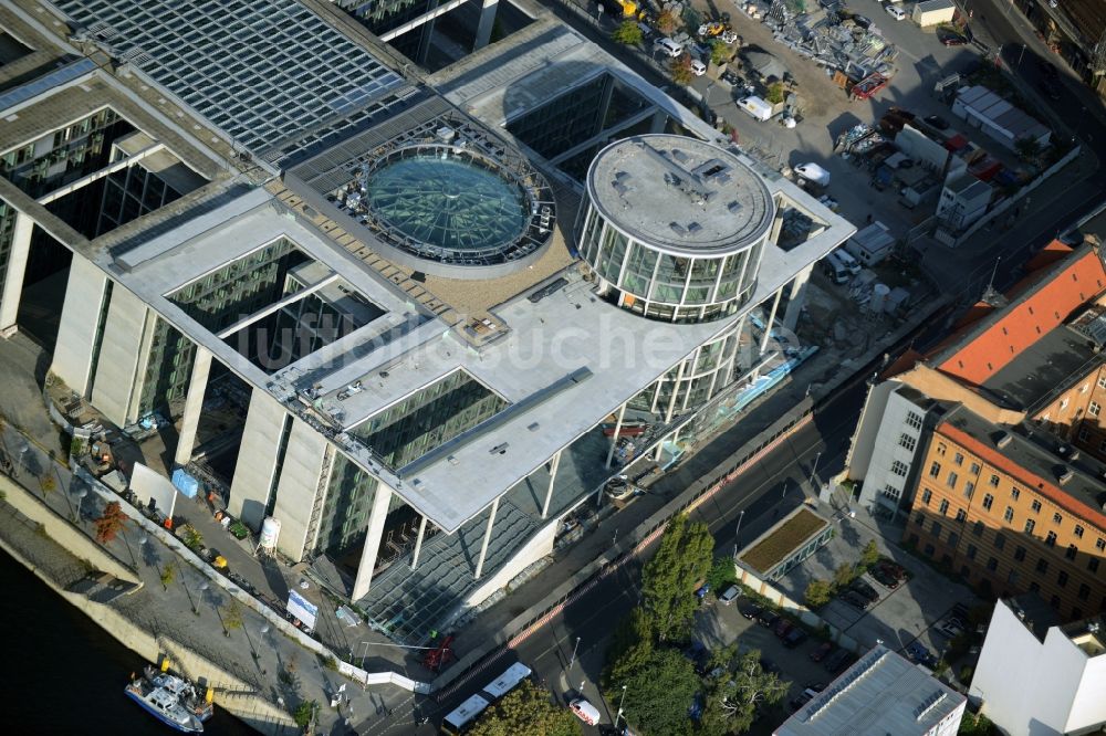 Berlin aus der Vogelperspektive: Baustelle vor dem Marie-Elisabeth-Lüders-Haus im Berliner Regierungsviertel in Berlin