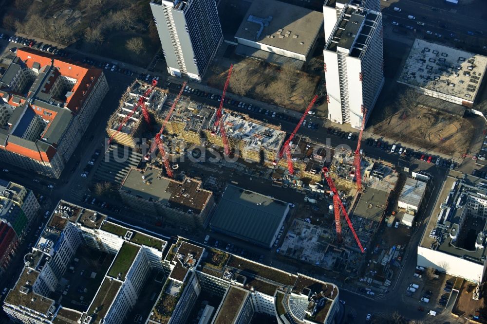 Berlin aus der Vogelperspektive: Baustelle Markgrafenkarree in der Krausenstraße/Jerusalemer Straße in Berlin