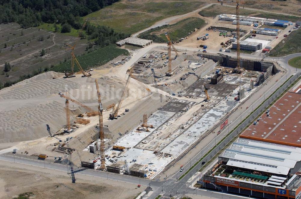 München aus der Vogelperspektive: Baustelle des Möbelhauses Höffner an der Hans-Steinkohl-Strasse im Südwesten Münchens