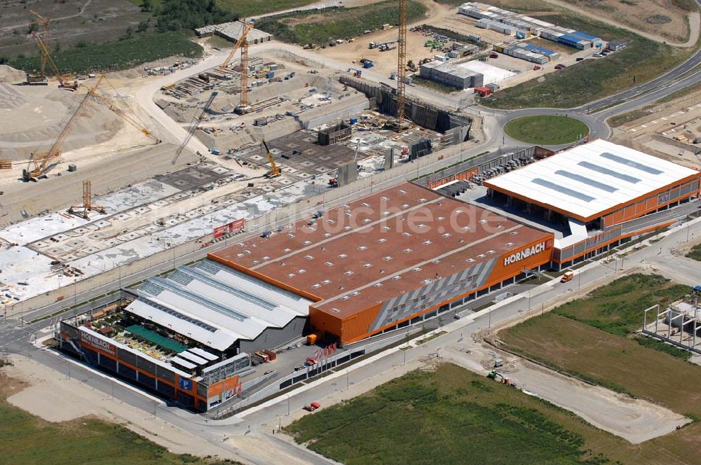 München aus der Vogelperspektive: Baustelle des Möbelhauses Höffner an der Hans-Steinkohl-Strasse im Südwesten Münchens