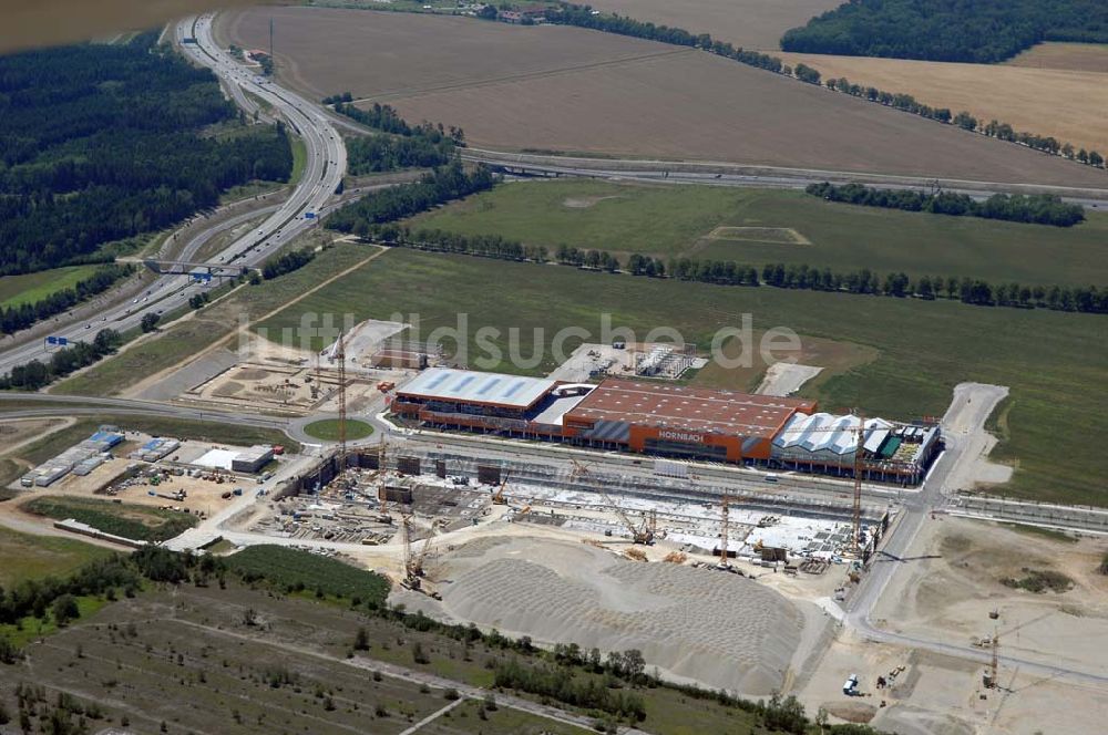 München aus der Vogelperspektive: Baustelle des Möbelhauses Höffner an der Hans-Steinkohl-Strasse im Südwesten Münchens