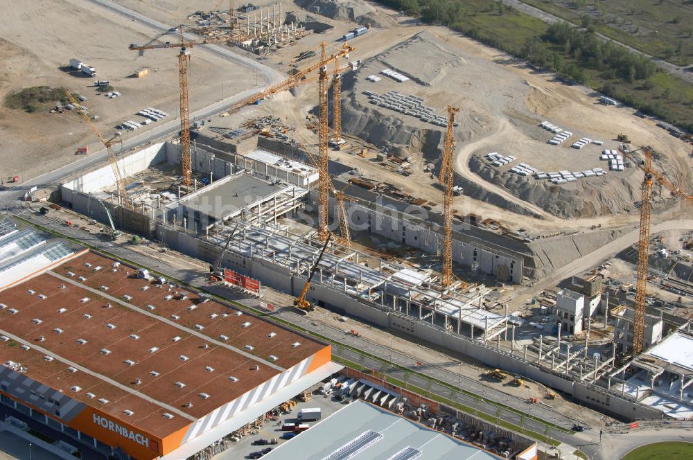 MÜNCHEN von oben - Baustelle des Möbelhauses Höffner an der Hans-Steinkohl-Strasse im Südwesten Münchens