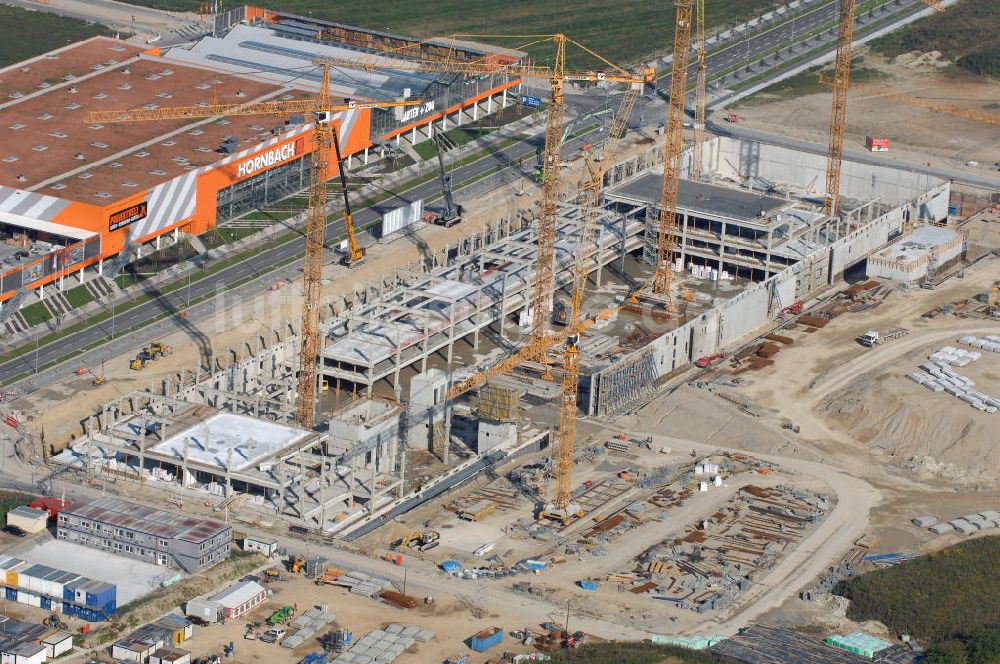 Luftbild MÜNCHEN - Baustelle des Möbelhauses Höffner an der Hans-Steinkohl-Strasse im Südwesten Münchens