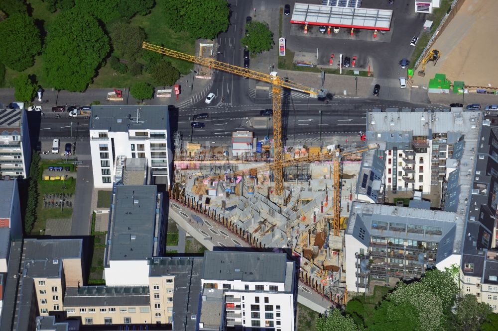 Berlin aus der Vogelperspektive: Baustelle des Merika-Hotel in der Chausseestraße im Stadtbezirk Mitte von Berlin