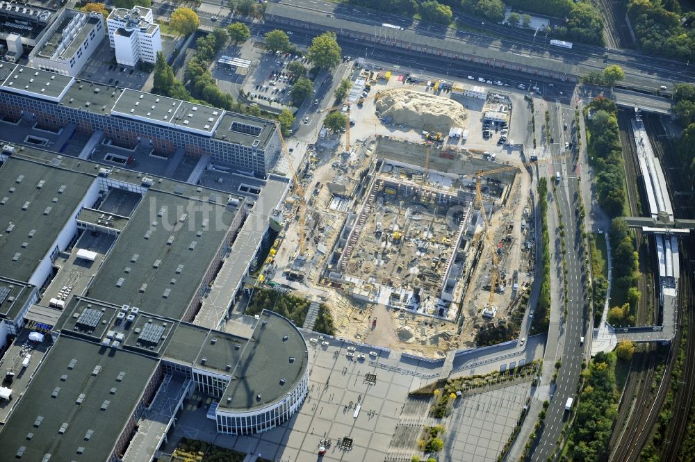 Berlin aus der Vogelperspektive: Baustelle Messe Veranstaltungsstätte City Cube am Messegelände in Berlin Charlottenburg