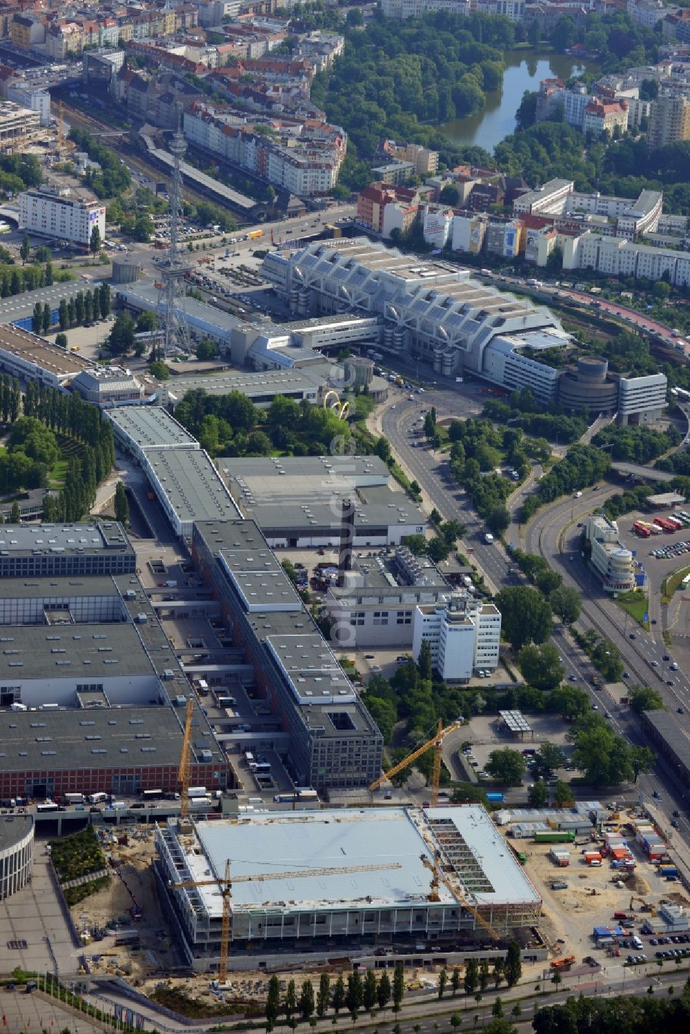 Luftbild Berlin - Baustelle Messe Veranstaltungsstätte City Cube am Messegelände in Berlin Charlottenburg