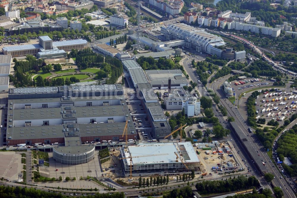 Luftaufnahme Berlin - Baustelle Messe Veranstaltungsstätte City Cube am Messegelände in Berlin Charlottenburg