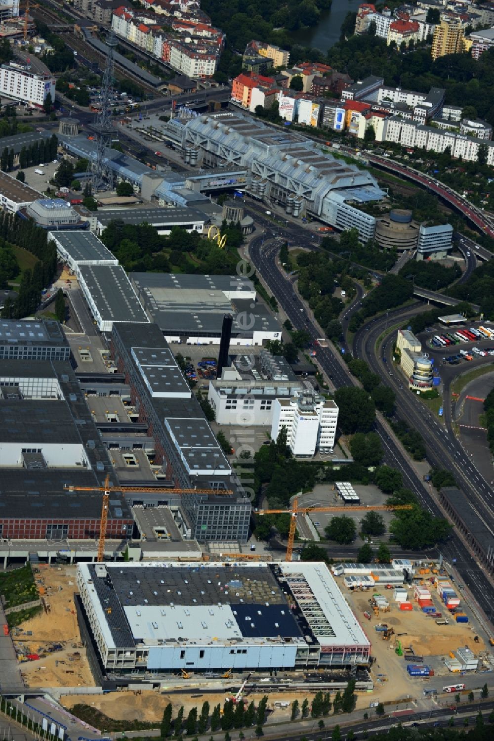 Luftaufnahme Berlin - Baustelle Messe Veranstaltungsstätte City Cube am Messegelände in Berlin Charlottenburg