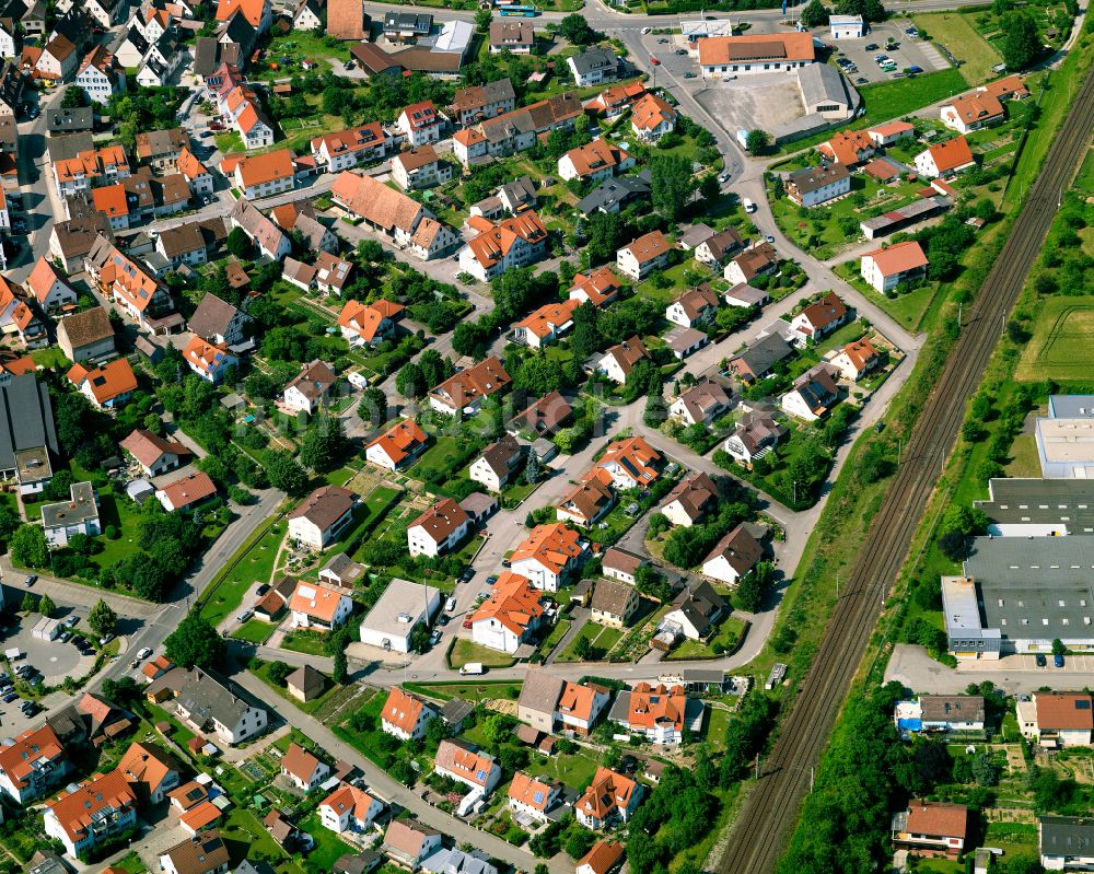 Ergenzingen von oben - Baustelle Mischbebauung eines Wohngebiets mit Mehrfamilienhäusern und Einfamilienhäusern in Ergenzingen im Bundesland Baden-Württemberg, Deutschland