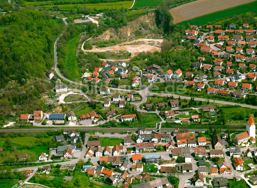 Lonsee aus der Vogelperspektive: Baustelle Mischbebauung eines Wohngebiets mit Mehrfamilienhäusern und Einfamilienhäusern in Lonsee im Bundesland Baden-Württemberg, Deutschland