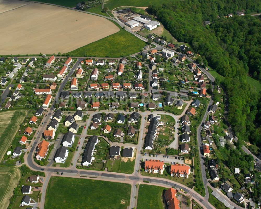 Mittweida aus der Vogelperspektive: Baustelle Mischbebauung eines Wohngebiets mit Mehrfamilienhäusern und Einfamilienhäusern in Mittweida im Bundesland Sachsen, Deutschland