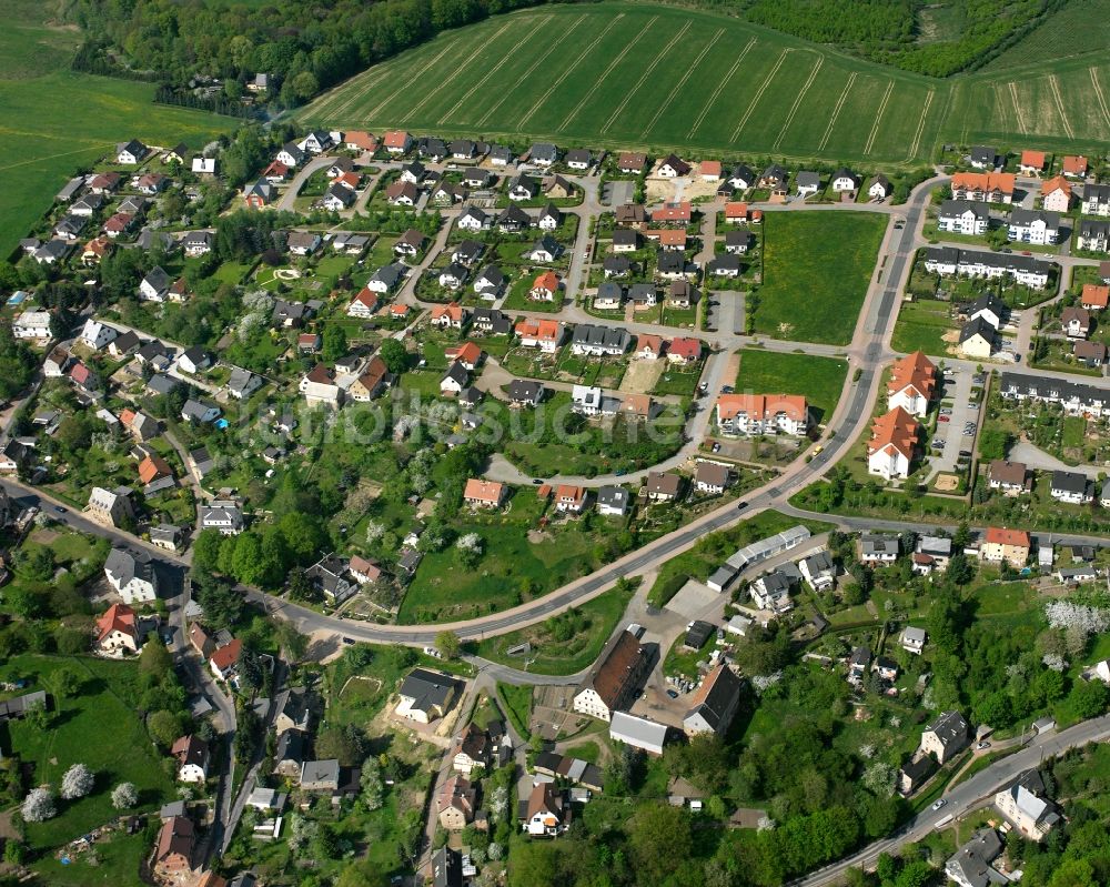 Mittweida aus der Vogelperspektive: Baustelle Mischbebauung eines Wohngebiets mit Mehrfamilienhäusern und Einfamilienhäusern in Mittweida im Bundesland Sachsen, Deutschland