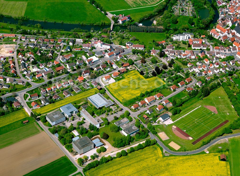 Munderkingen von oben - Baustelle Mischbebauung eines Wohngebiets mit Mehrfamilienhäusern und Einfamilienhäusern in Munderkingen im Bundesland Baden-Württemberg, Deutschland