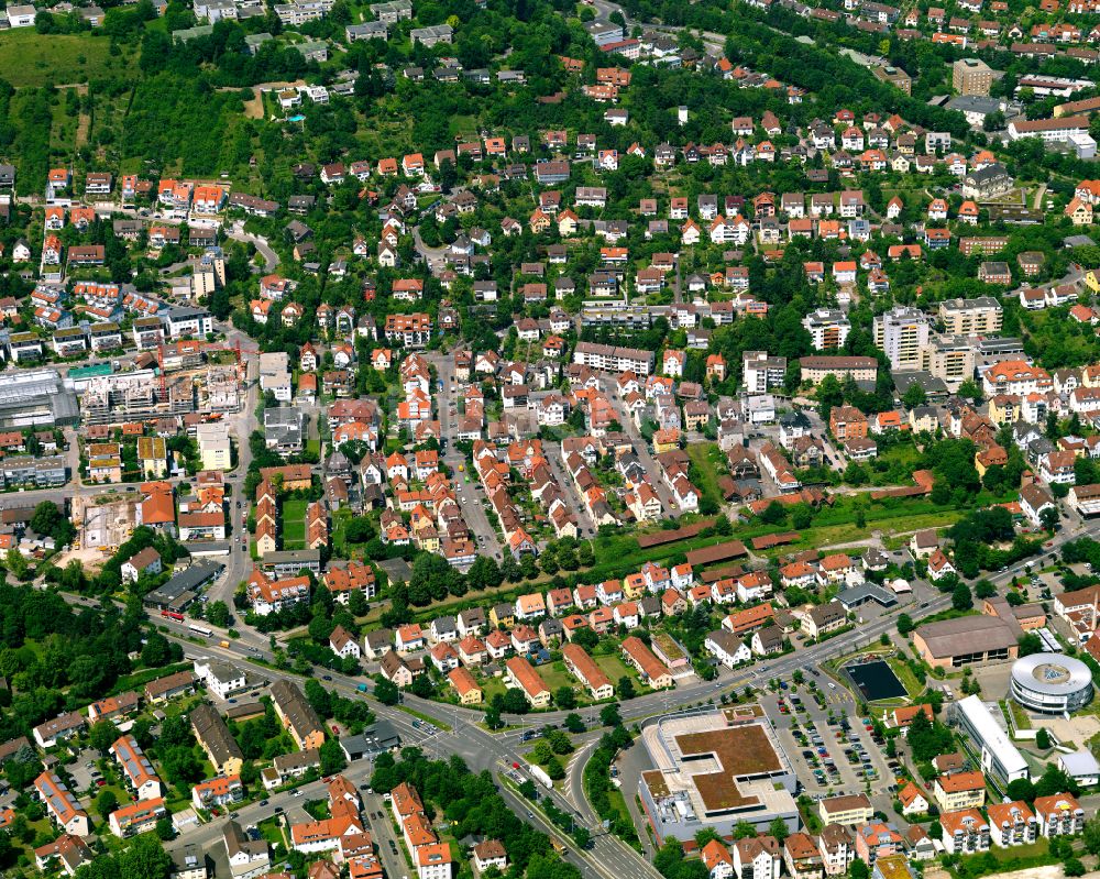 Tübingen aus der Vogelperspektive: Baustelle Mischbebauung eines Wohngebiets mit Mehrfamilienhäusern und Einfamilienhäusern in Tübingen im Bundesland Baden-Württemberg, Deutschland