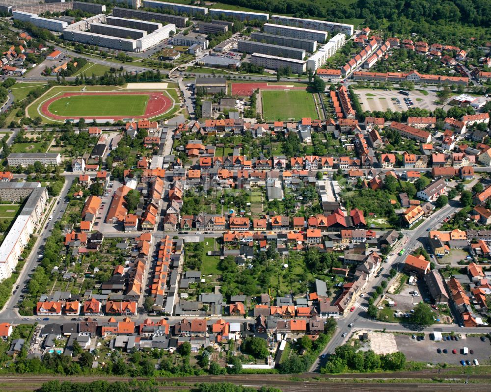 Luftaufnahme Wernigerode - Baustelle Mischbebauung eines Wohngebiets mit Mehrfamilienhäusern und Einfamilienhäusern in Wernigerode im Bundesland Sachsen-Anhalt, Deutschland