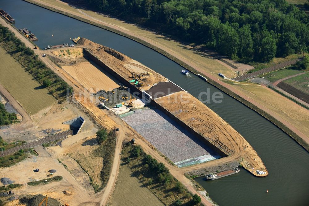 Wolmirstedt aus der Vogelperspektive: Baustelle am Mittellandkanal bei Wolmirstedt in Sachsen-Anhalt