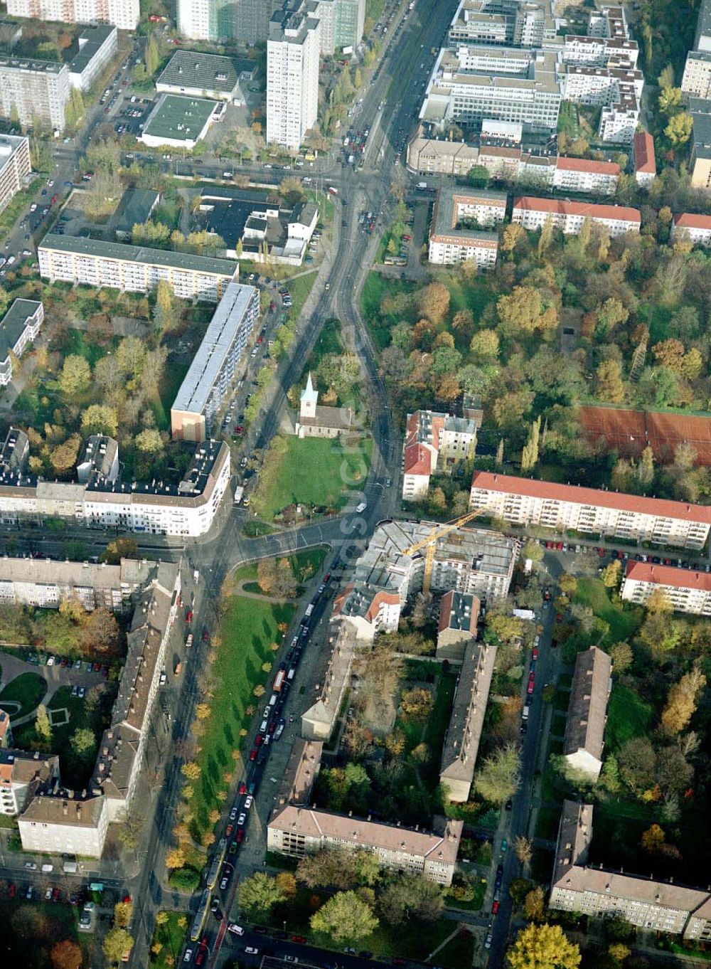 Berlin - Lichtenberg von oben - Baustelle an der Möllendorfstraße / Bornitzstraße zur Errichtung des Hauses am Löperplatz in Berlin - Lichtenberg.