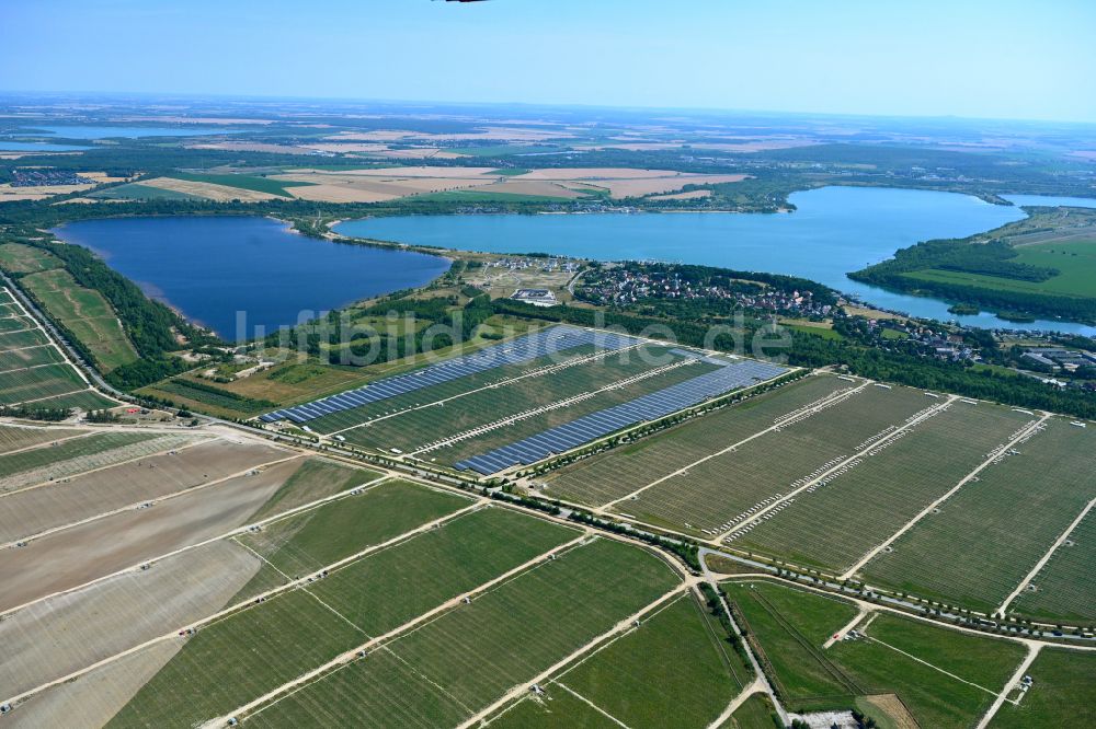 Luftbild Neukieritzsch - Baustelle und Montage- Arbeiten für Solarpark bzw. Solarkraftwerk in Neukieritzsch im Bundesland Sachsen, Deutschland