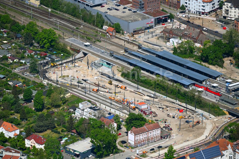 Berlin von oben - Baustelle für ein Nahverkehrs- und Tram- Straßenbahn- Depot der Städtischen Verkehrsbetriebe in Berlin, Deutschland