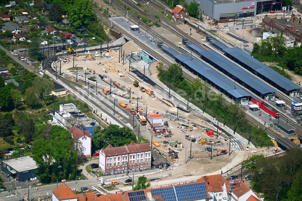 Berlin aus der Vogelperspektive: Baustelle für ein Nahverkehrs- und Tram- Straßenbahn- Depot der Städtischen Verkehrsbetriebe in Berlin, Deutschland