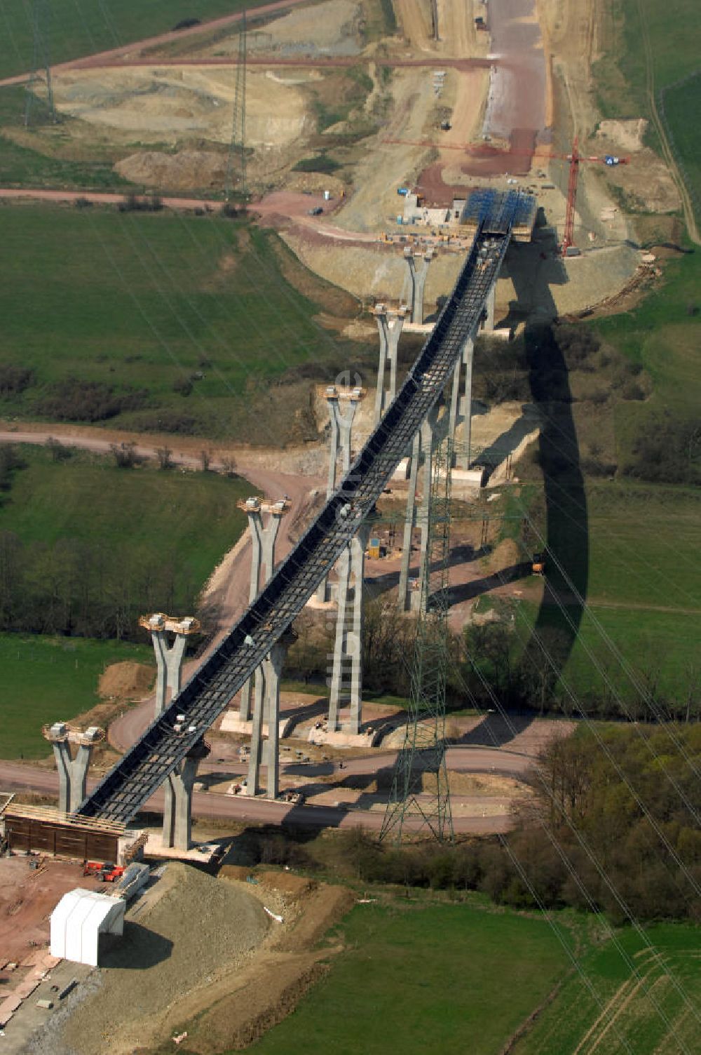 Ettenhausen von oben - Baustelle Nesseltalbrücke der A4 bei Ettenhausen