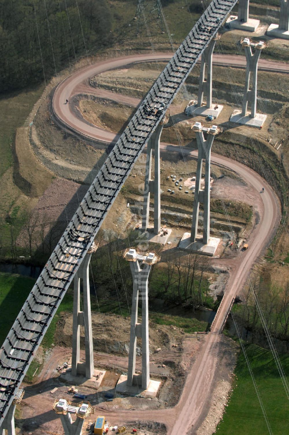 Ettenhausen von oben - Baustelle Nesseltalbrücke der A4 bei Ettenhausen