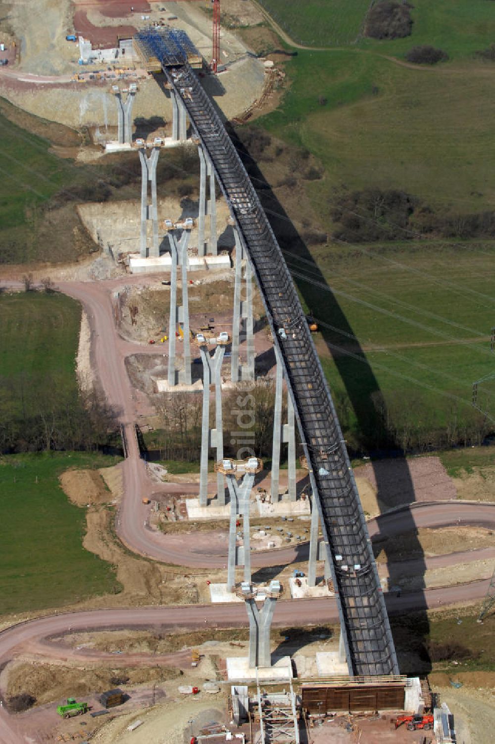 Ettenhausen von oben - Baustelle Nesseltalbrücke der A4 bei Ettenhausen