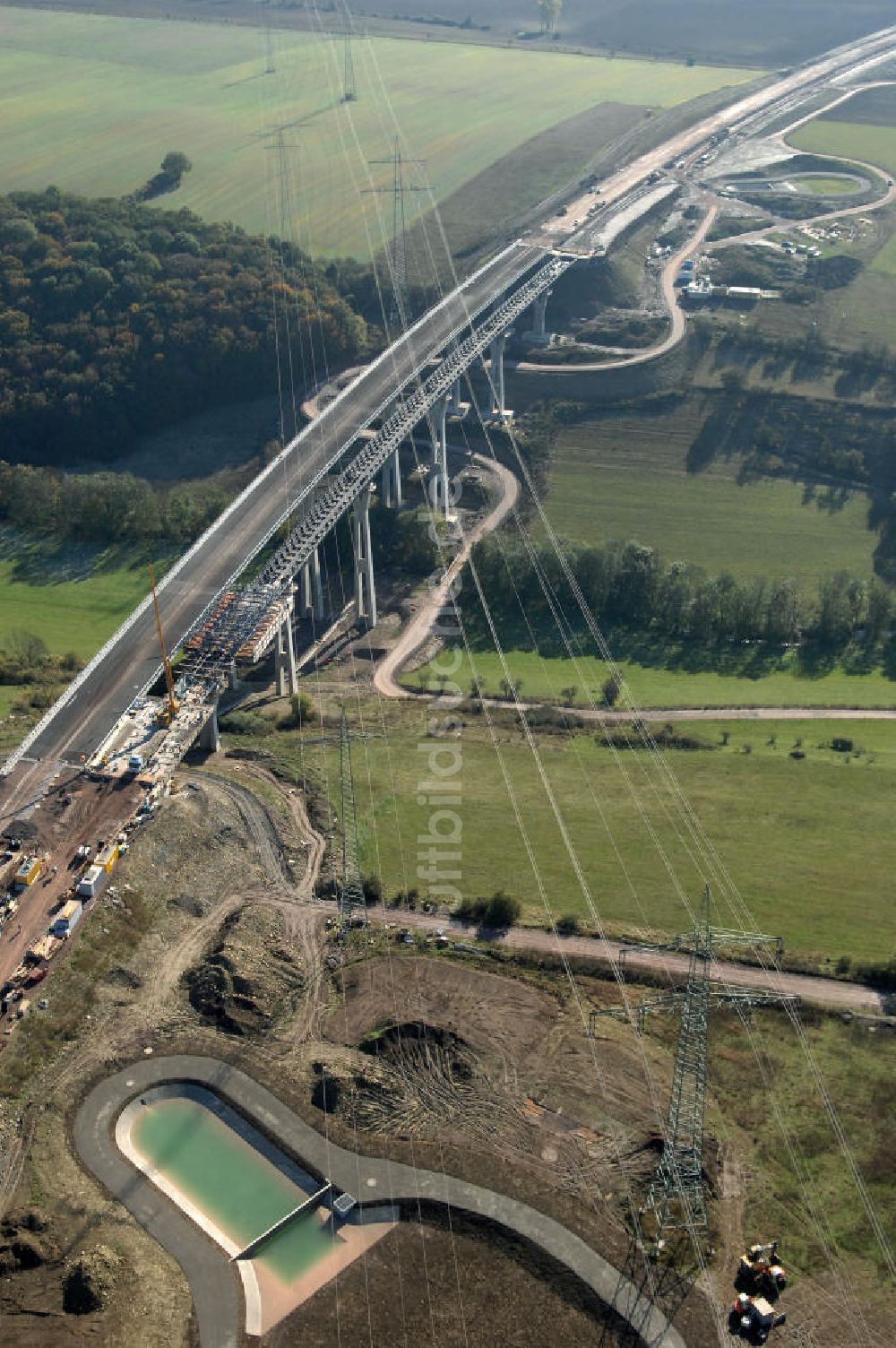 Luftaufnahme Ettenhausen - Baustelle Nesseltalbrücke und Regenrückhaltebecken bei Ettenhausen