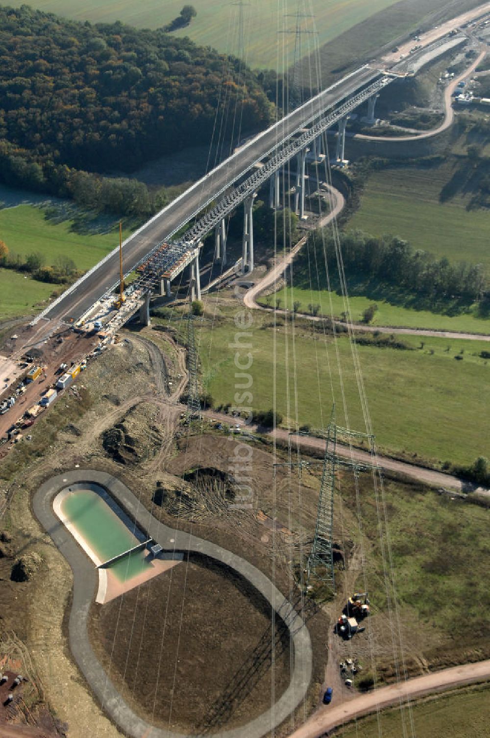 Ettenhausen von oben - Baustelle Nesseltalbrücke und Regenrückhaltebecken bei Ettenhausen