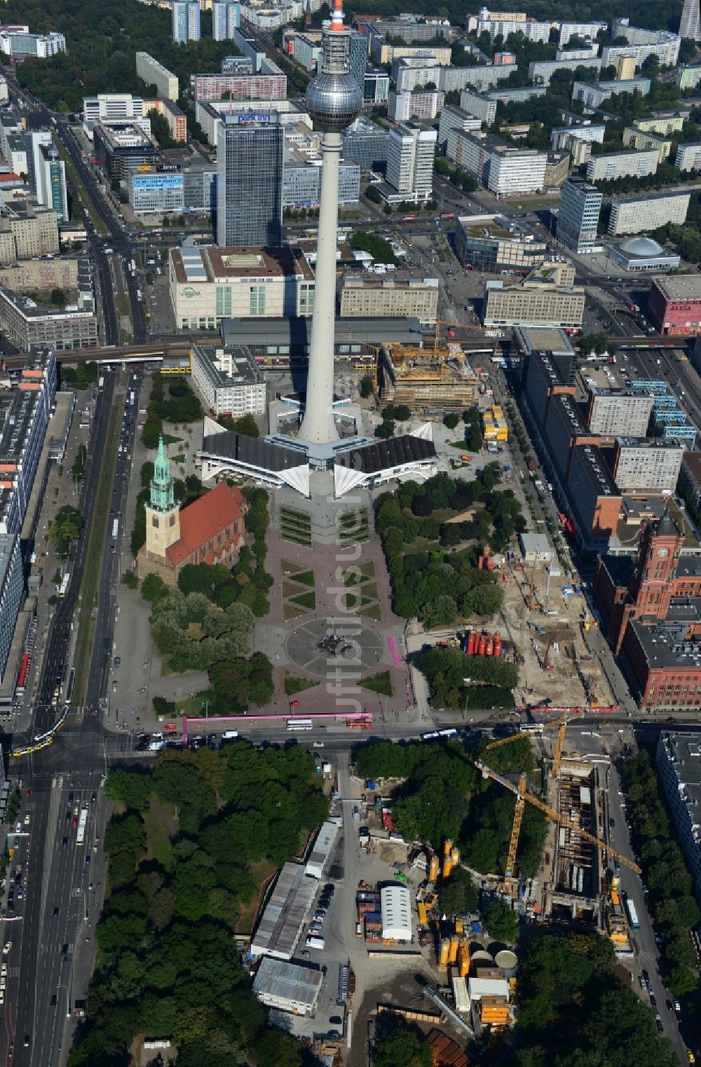 Berlin von oben - Baustelle Neubau Bahnhof Berliner Rathaus in Berlin-Mitte