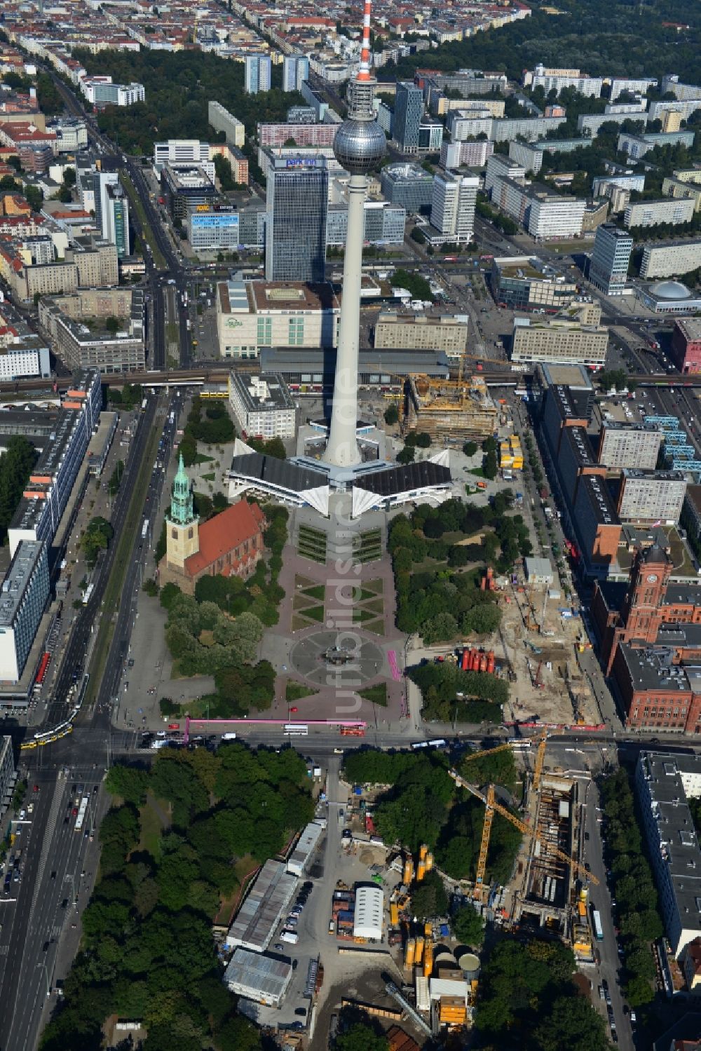 Berlin aus der Vogelperspektive: Baustelle Neubau Bahnhof Berliner Rathaus in Berlin-Mitte