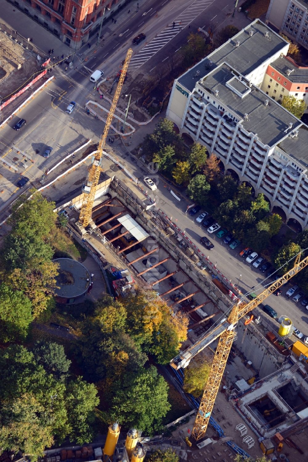 Berlin von oben - Baustelle Neubau Bahnhof Berliner Rathaus in Berlin-Mitte