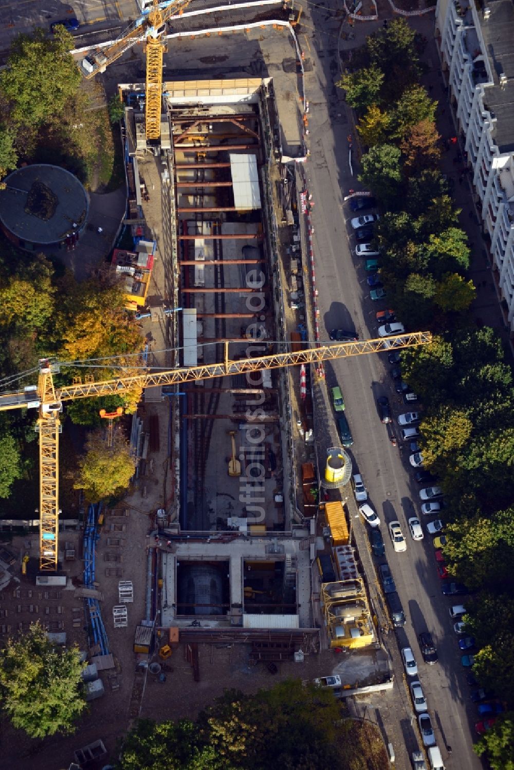 Berlin aus der Vogelperspektive: Baustelle Neubau Bahnhof Berliner Rathaus in Berlin-Mitte