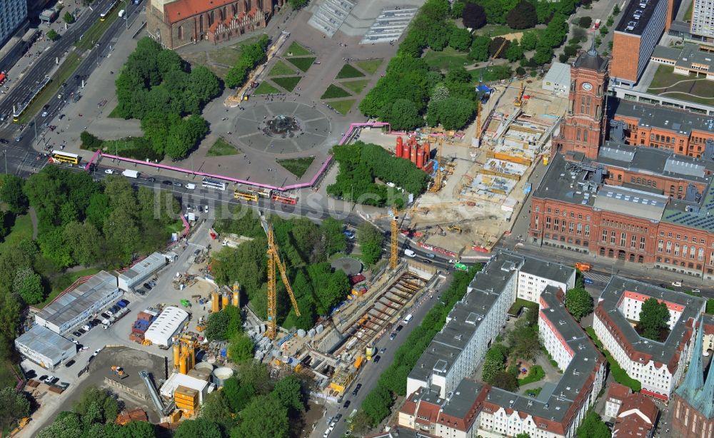 Berlin Mitte aus der Vogelperspektive: Baustelle Neubau Bahnhof Berliner Rathaus in Berlin-Mitte