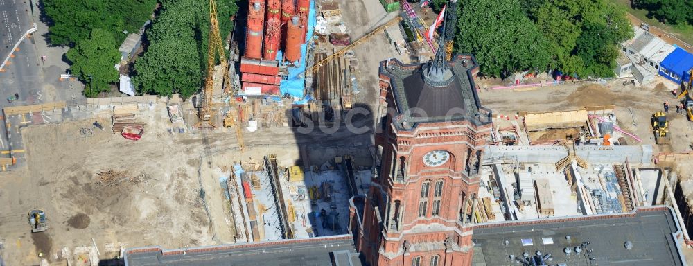 Luftbild Berlin Mitte - Baustelle Neubau U-Bahnhof - Tunnel am Bahnhof Berliner Rathaus in Berlin-Mitte