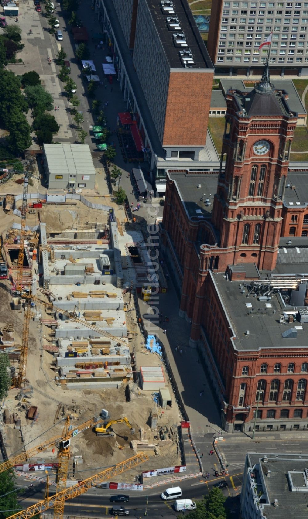 Luftbild Berlin Mitte - Baustelle Neubau U-Bahnhof - Tunnel am Bahnhof Berliner Rathaus in Berlin-Mitte