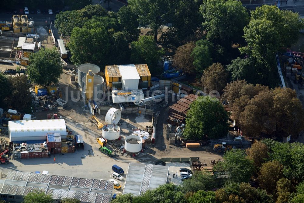 Luftaufnahme Berlin Mitte - Baustelle Neubau U-Bahnhof - Tunnel am Bahnhof Berliner Rathaus in Berlin-Mitte