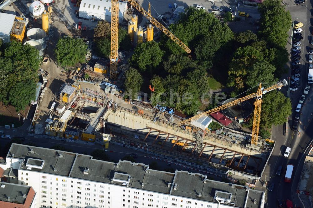 Berlin Mitte aus der Vogelperspektive: Baustelle Neubau U-Bahnhof - Tunnel am Bahnhof Berliner Rathaus in Berlin-Mitte