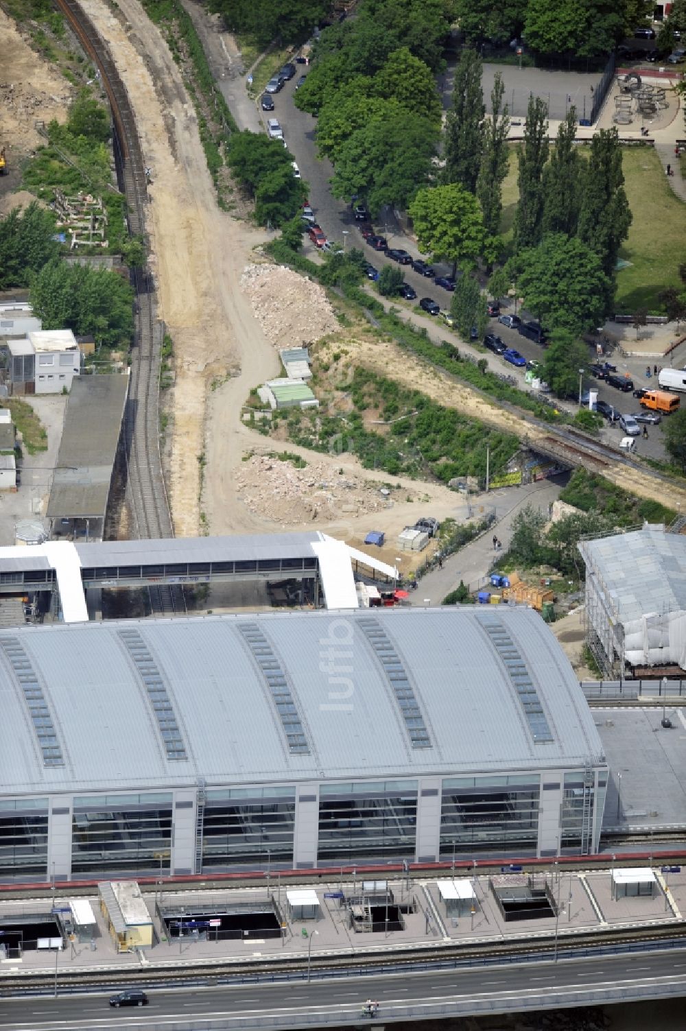 Luftaufnahme Berlin - Baustelle vom Um- und Neubau des Berliner S-Bahnhof Ostkreuz der Deutschen Bahn