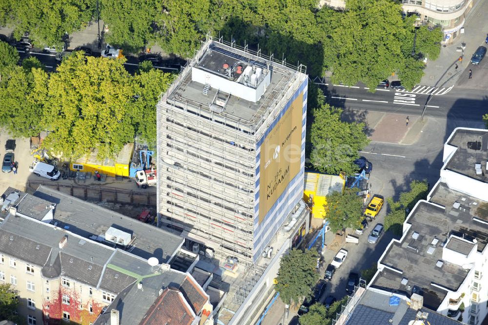 Berlin aus der Vogelperspektive: Baustelle für den Neubau des Büro- und Geschäftshauses ? N° 195 Kudamm ? in Berlin - Charlottenburg