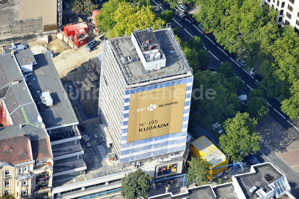 Berlin von oben - Baustelle für den Neubau des Büro- und Geschäftshauses ? N° 195 Kudamm ? in Berlin - Charlottenburg