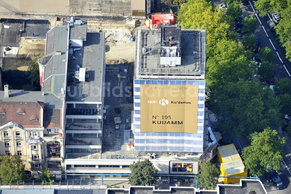 Berlin aus der Vogelperspektive: Baustelle für den Neubau des Büro- und Geschäftshauses ? N° 195 Kudamm ? in Berlin - Charlottenburg