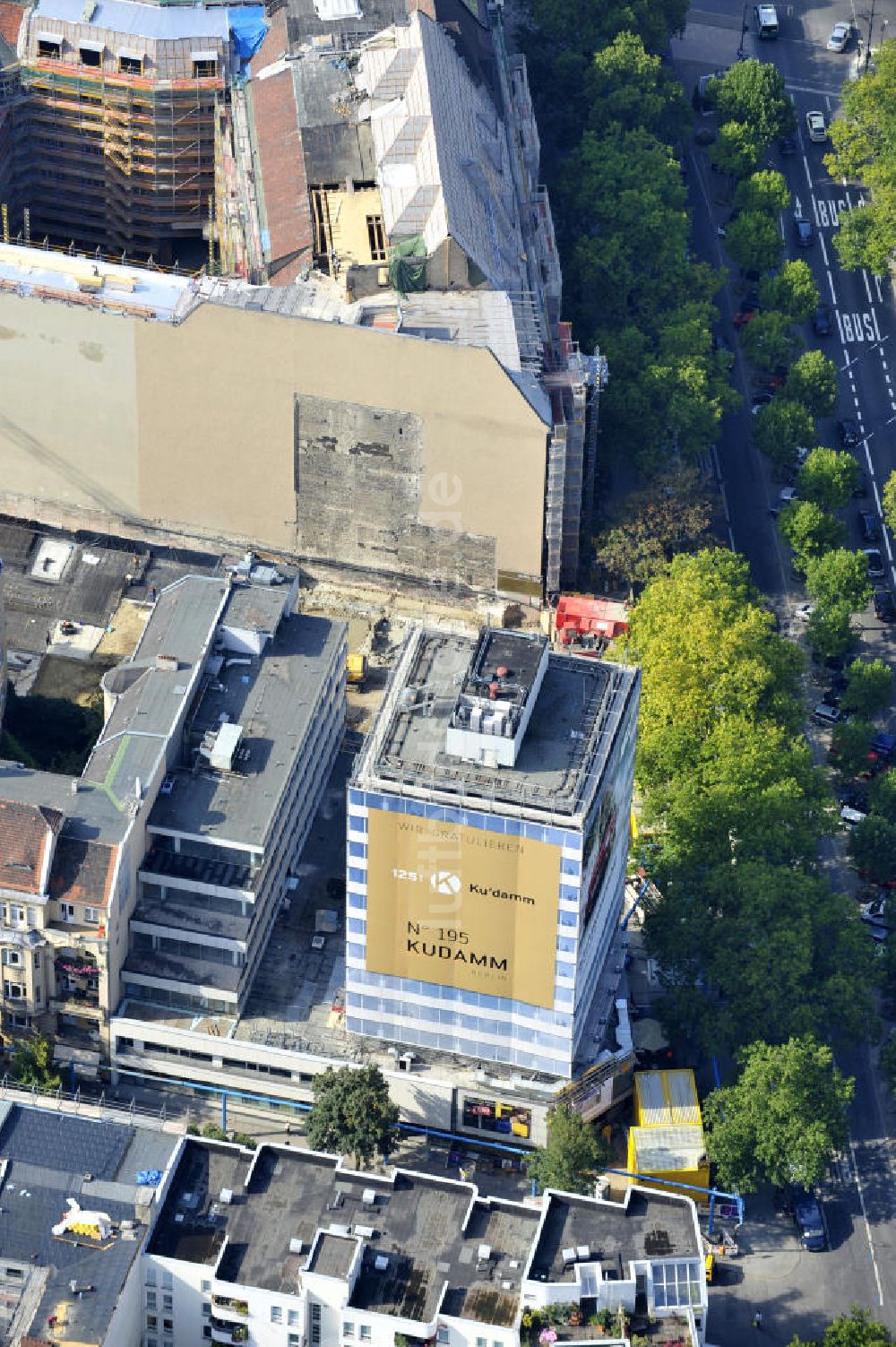 Luftbild Berlin - Baustelle für den Neubau des Büro- und Geschäftshauses ? N° 195 Kudamm ? in Berlin - Charlottenburg