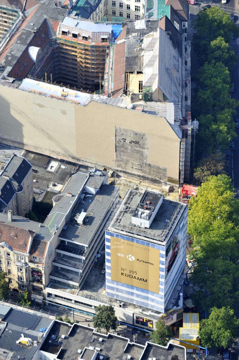 Luftaufnahme Berlin - Baustelle für den Neubau des Büro- und Geschäftshauses ? N° 195 Kudamm ? in Berlin - Charlottenburg